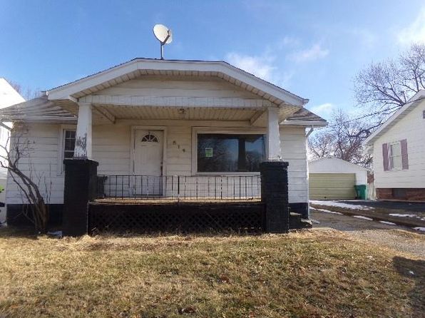 Macon County Il Foreclosures Foreclosed Homes For Sale 58 Homes Zillow