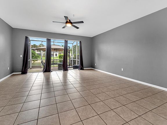 3rd image of 1208 Oxford Ln