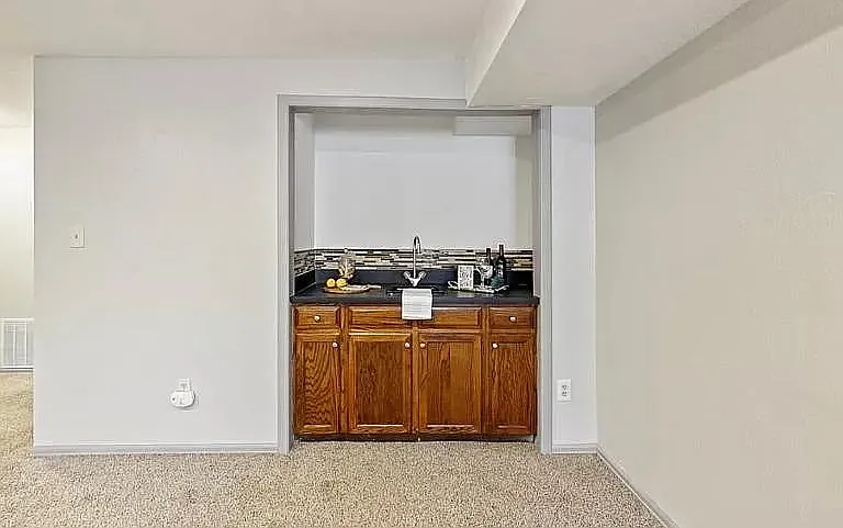 440 W Rockrimmon Blvd #G — Photo 17