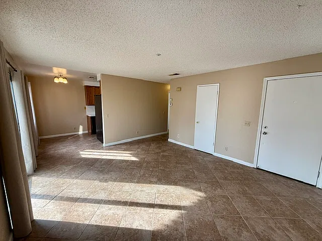 1507 S Euclid Ave — Photo 3