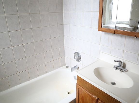 5th image of 6728 S Clyde Ave APT 1N