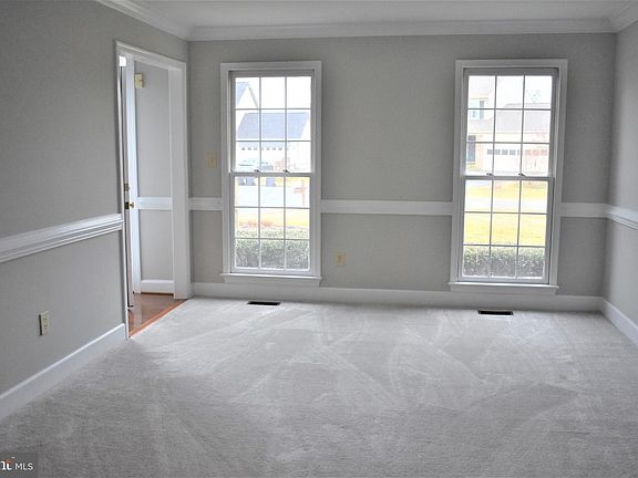 5th image of 5 Little Brook Cir