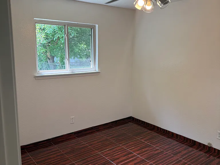 302 Bonnie Dr #A — Photo 12