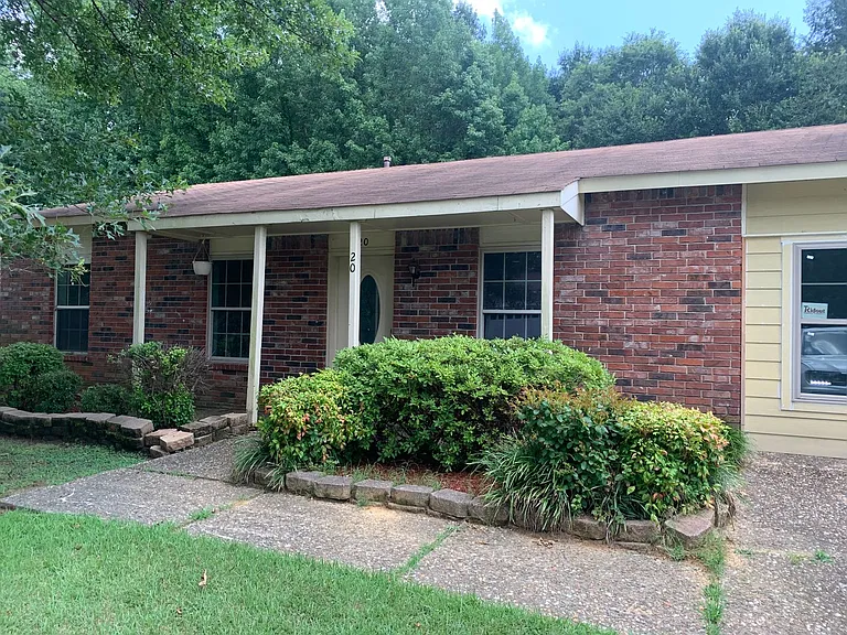20 Creekdale Dr — Photo 2