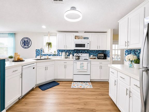 4th image of 6839 Coconut Grove Cir