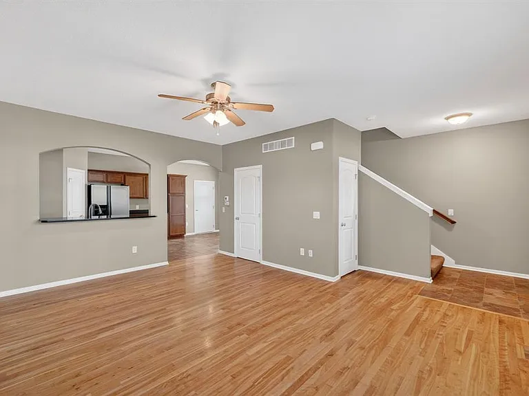 2548 Park Pl — Photo 3
