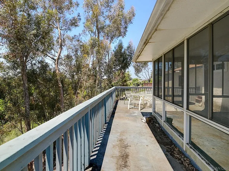 8113 Blythe Ct — Photo 24