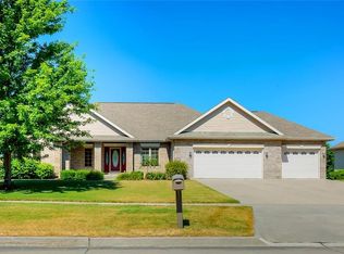 1703 Fairway Dr, Indianola, IA 50125