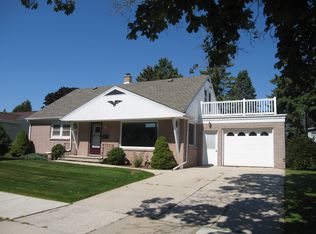 714 Manitou St, Manitowoc, WI 54220