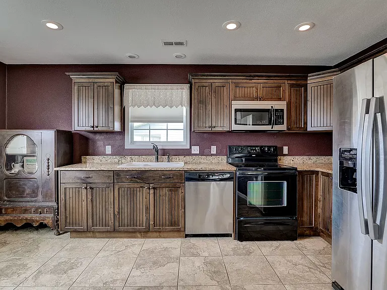 2121 Virginia Ave — Photo 12