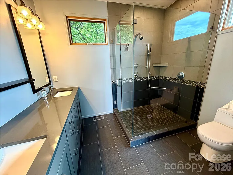 305 McNinch St #B — Photo 18