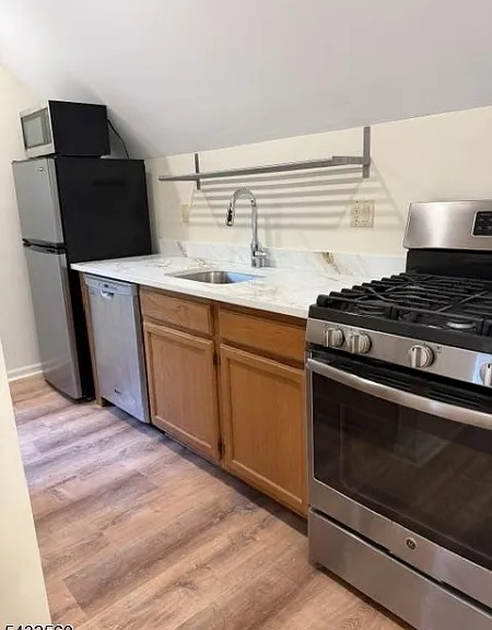 39 Wetmore Ave #B — Photo 8