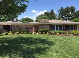 640 Country Club Dr, Wytheville, VA 24382