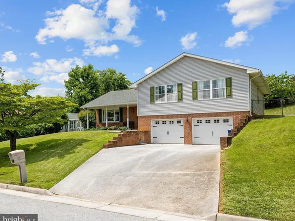 986 Stuart Dr, Front Royal, VA 22630