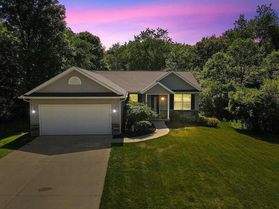 1st image of 3166 Apple Valley Dr