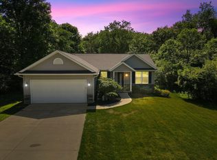 3166 Apple Valley Dr, Howard, OH 43028