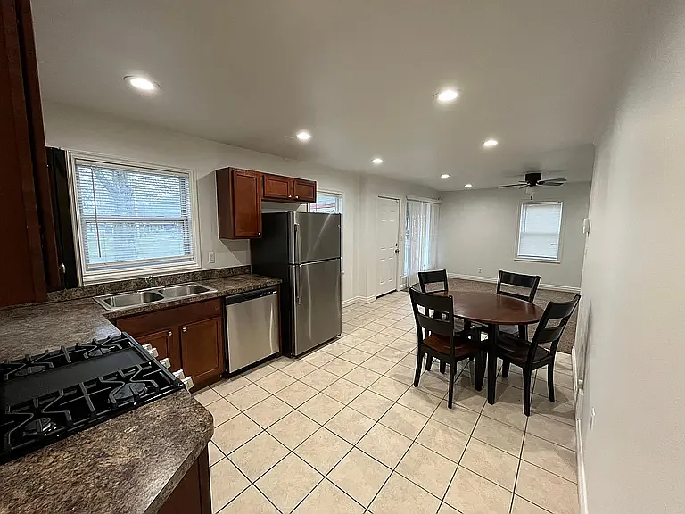 22850 Rosewood Ave — Photo 5