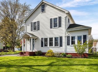 38 Brett Rd, Irondequoit, NY 14609