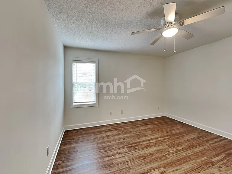 803 Delray Ln — Photo 7