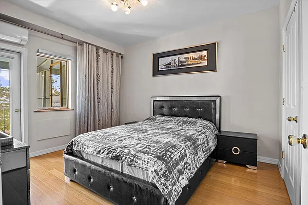 Sold by Compass | media 6