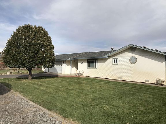 2nd image of 596 Blossom Ct