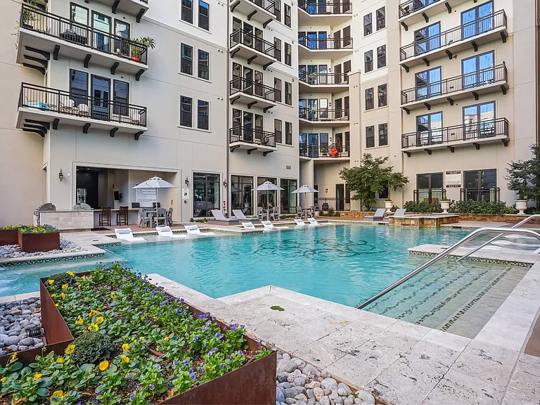 Cantabria at Turtle Creek — Photo 42