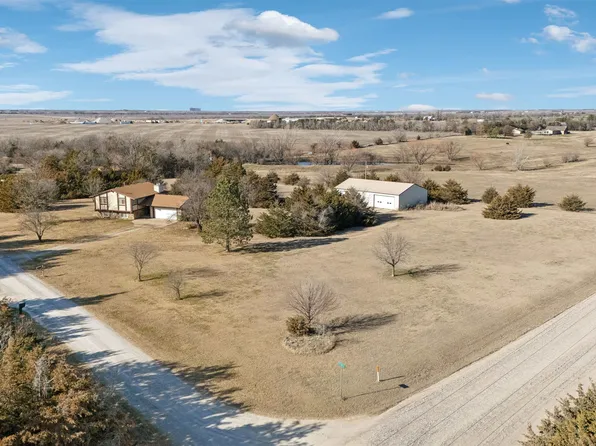 896 E 14th St S, Wellington, KS 67152