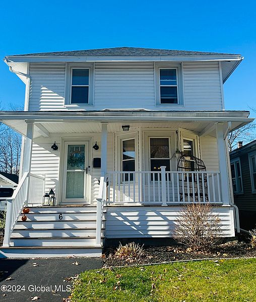 3rd image of 6 Lighthall Avenue