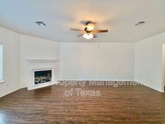 2nd image of 3007 Zachary Ln
