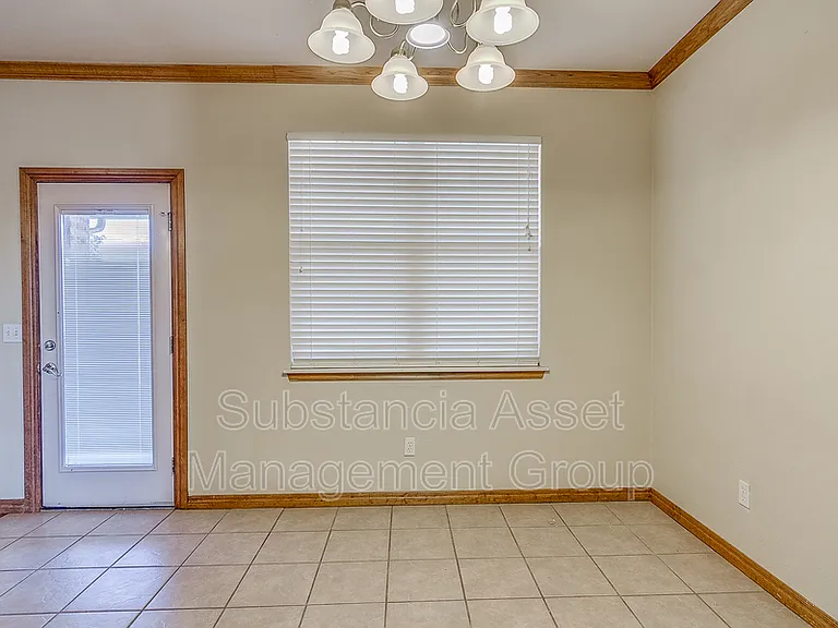 901 NE 26th Ct — Photo 9