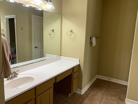 5th image of 11903 Cedar Creek Dr