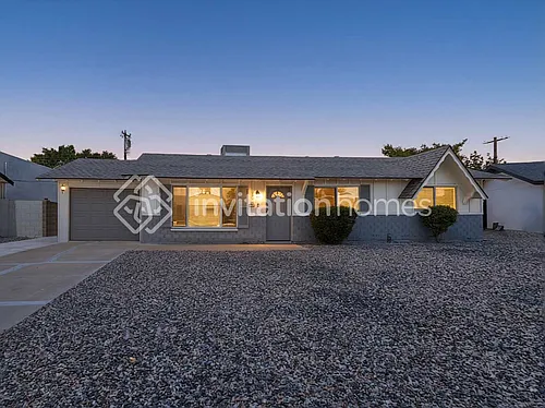 8746 E Palm Ln Photo 1