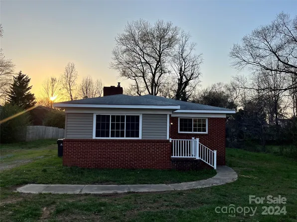 302 E Todd Ln, Charlotte, NC 28208