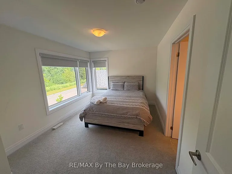 218 Mapleside Dr #UPPER — Photo 23
