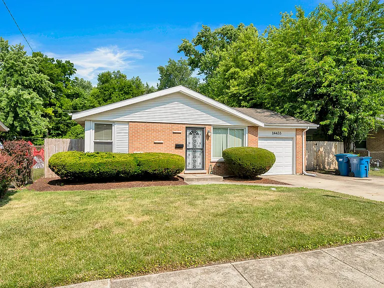 14433 Springfield Ave — Photo 12