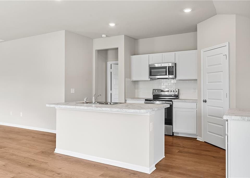 1st image of 20206 W 195th St