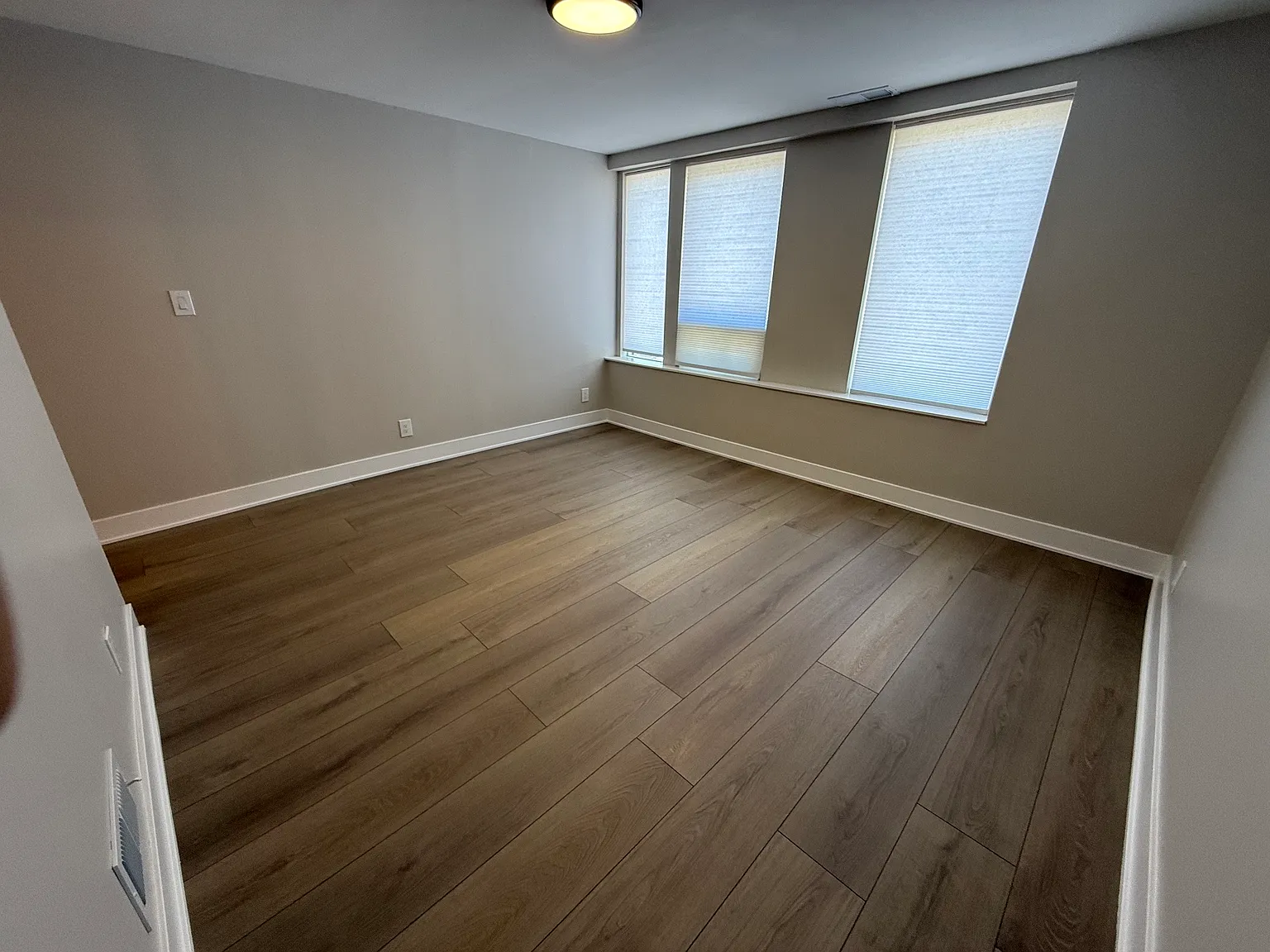 3 bed, 1200 sqft, $3,500 — Photo 2