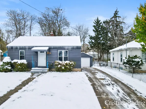 3232 Birchwood Ave SW, Wyoming, MI 49548