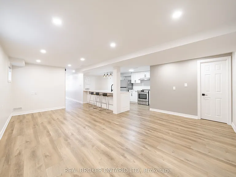 22 Yucatan Rd #LOWER — Photo 21