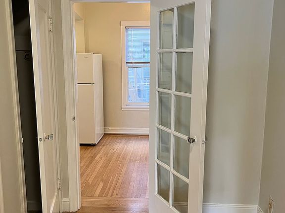 4th image of 2120 Larkin St APT 201