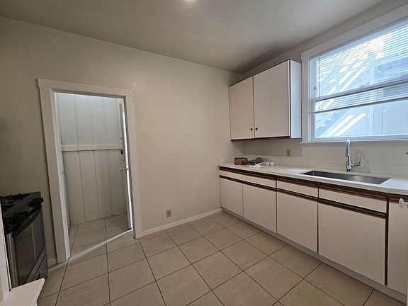 2nd image of 2580 Polk St APT 1