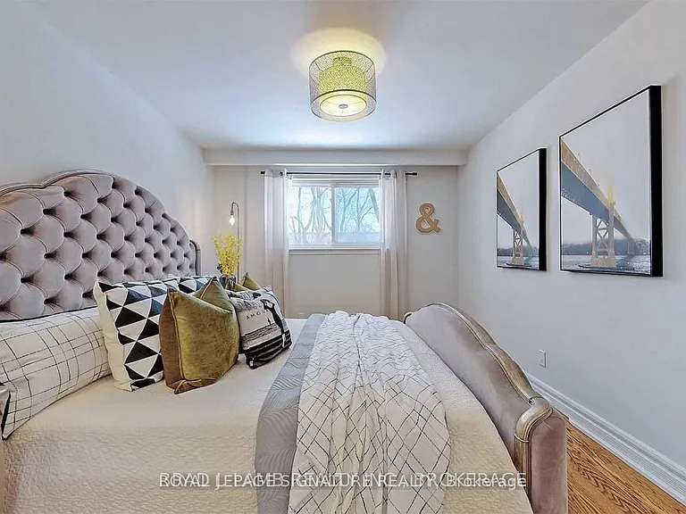 17 Baroness Cres #UPPER — Photo 19