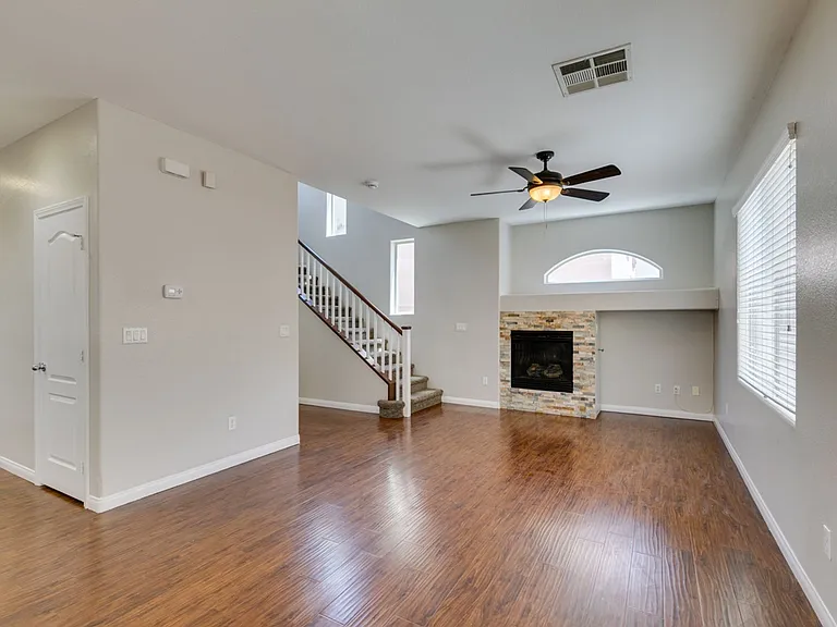 9341 Colorful Rainbow Ave — Photo 2