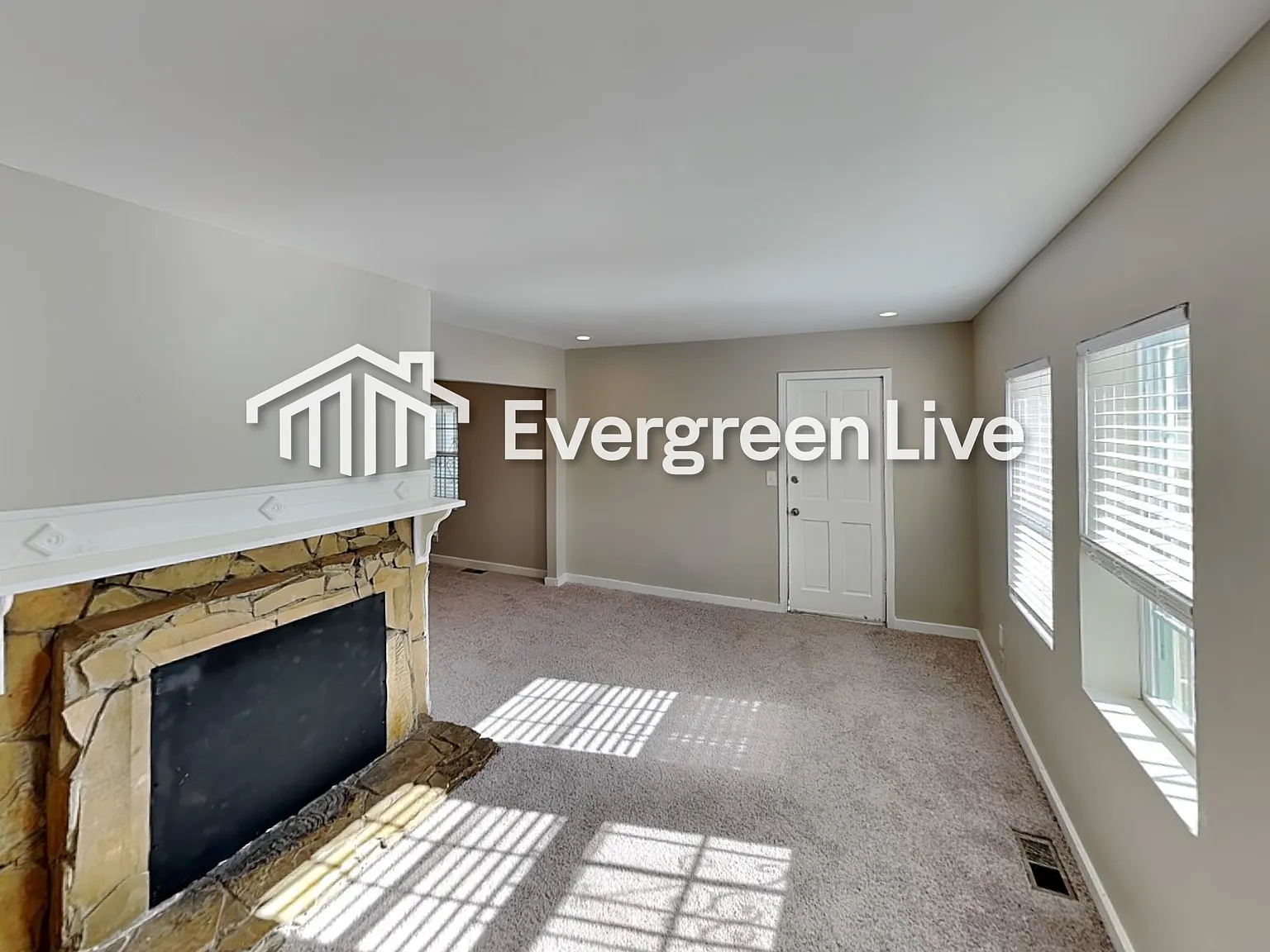 4 bed, 2.0 bath, 1209 sqft, $1,595 — Photo 4