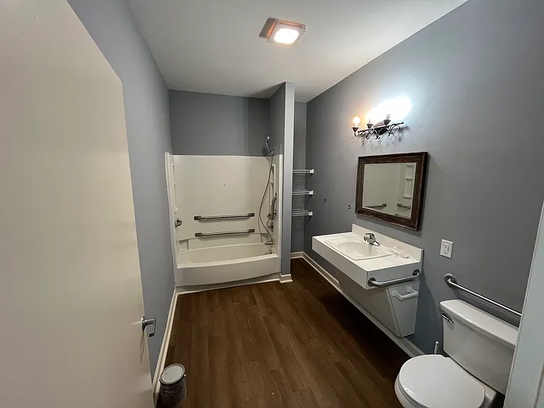 724 S Broad St — Photo 13