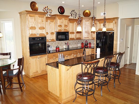 5th image of 14309 Manor Ct