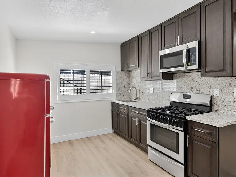 5929 Weaver Ln — Photo 6