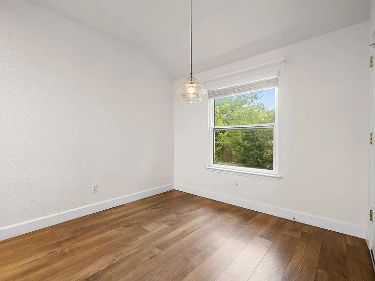 1907 Coachlamp Dr — Photo 12