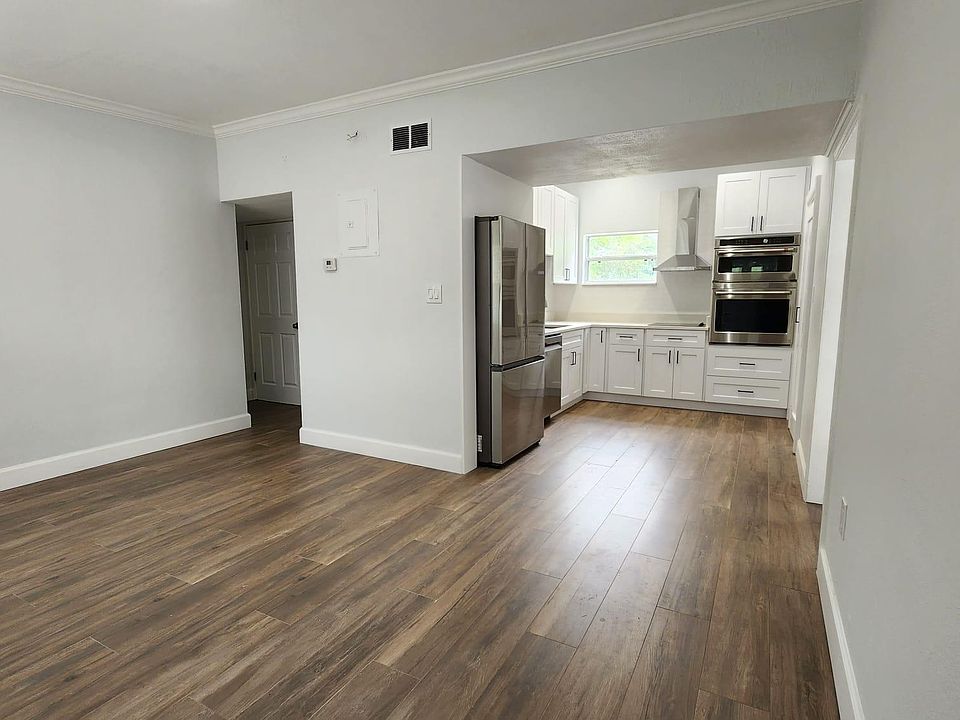 1st image of 1919 Carrigan Ave