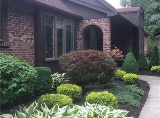 150 Hidden Ridge Cmn, Buffalo, NY 14221